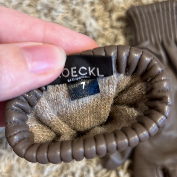 Taupe Leather gloves with wool lining - Picture 3 of 6